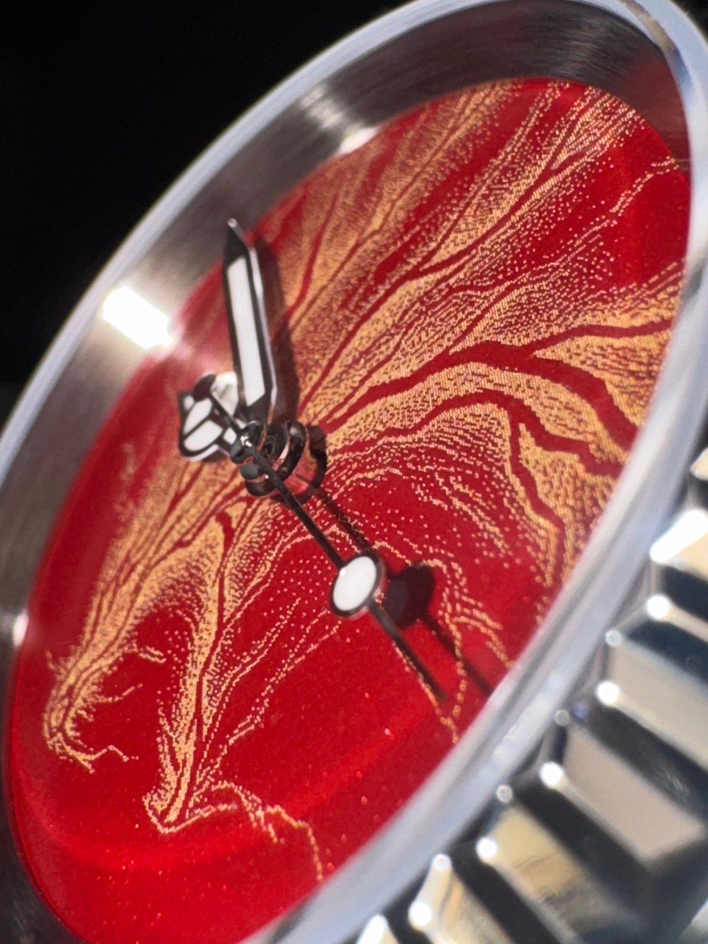 The Stormwrought - Sparkling Red/Yellow